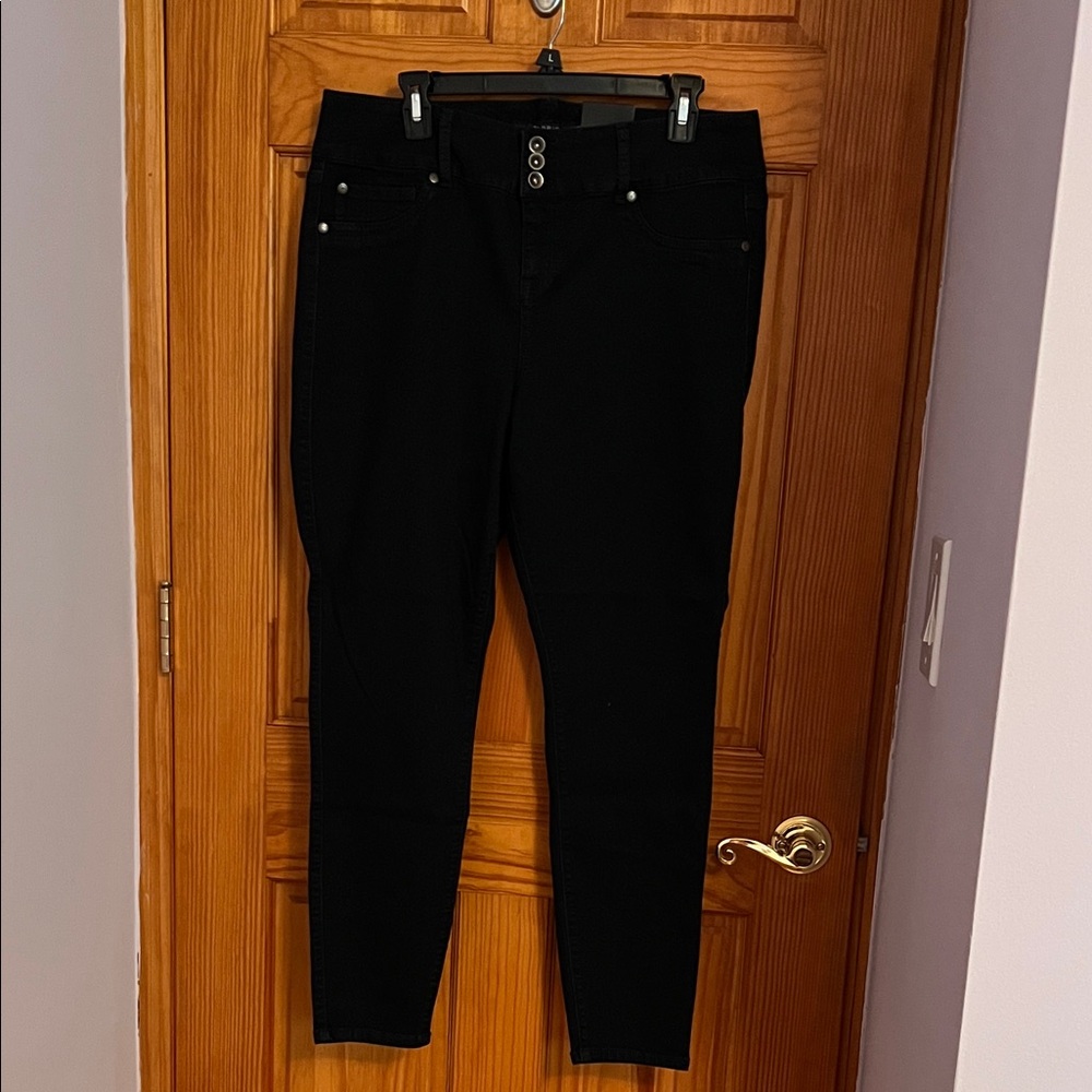 NWT Torrid Denim Skinny Black Pants